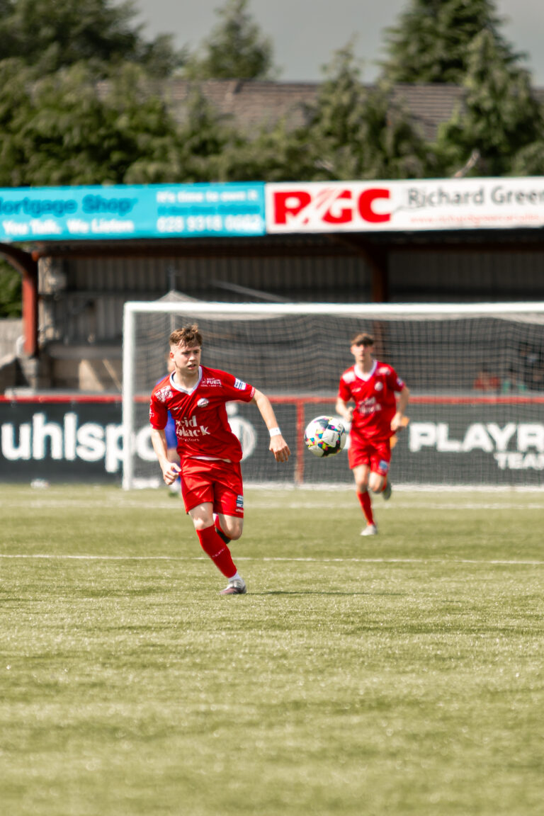 Clinical Carrick too much for Comrades