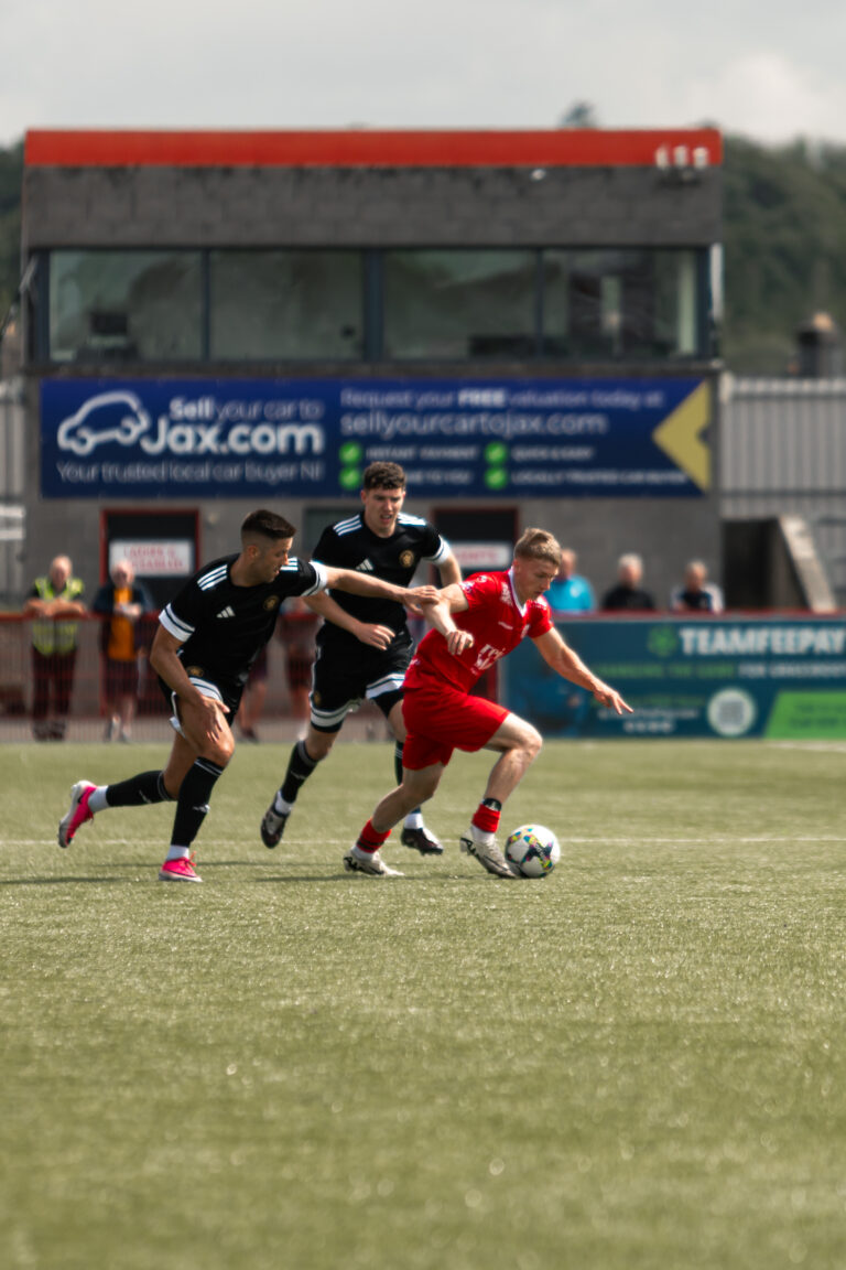 Clinical Carrick too much for Comrades