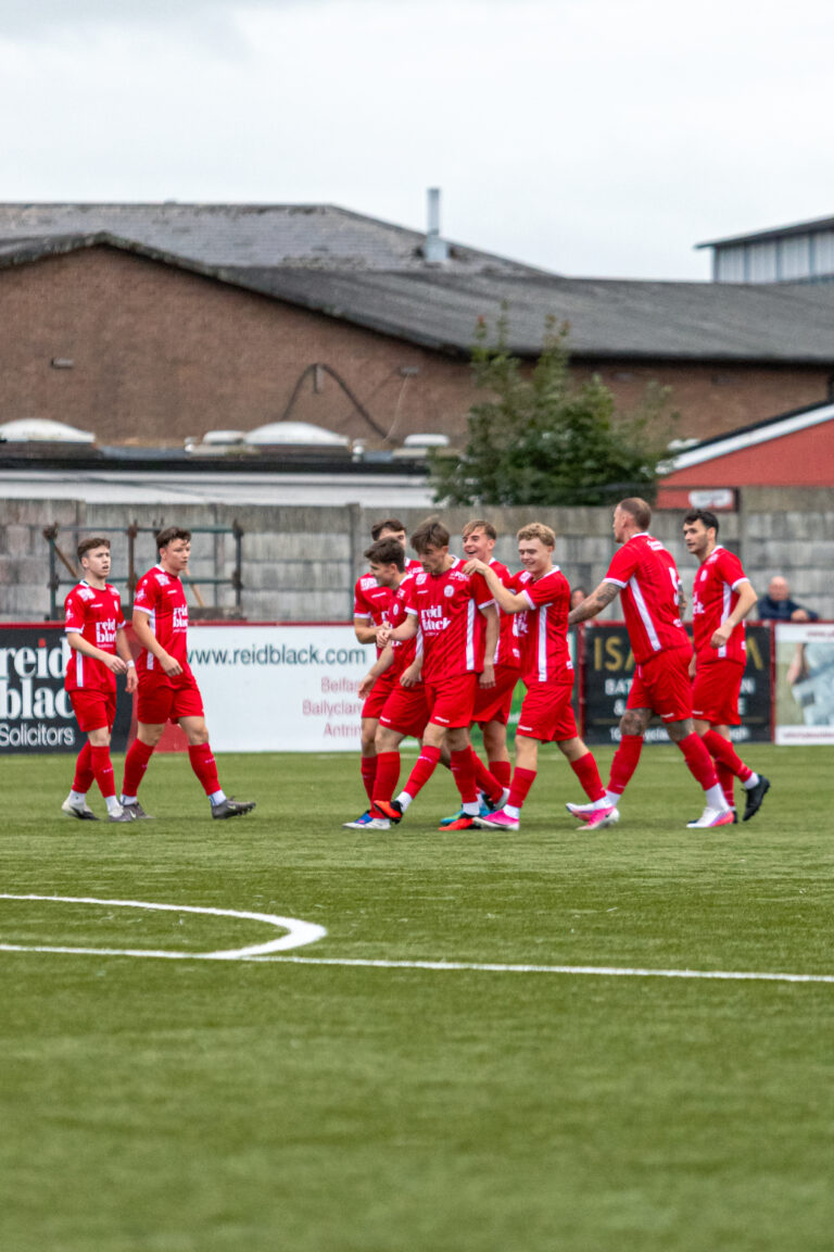 Blistering first-half sees Comrades overwhelm Banbridge
