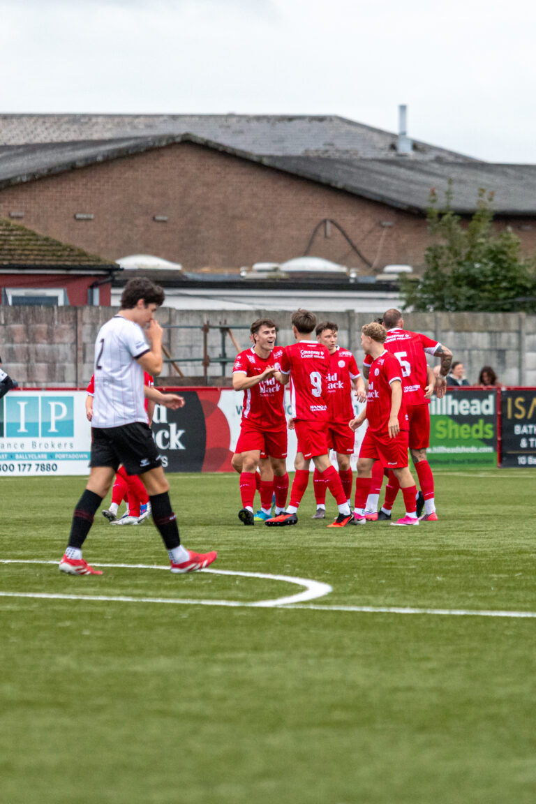 Blistering first-half sees Comrades overwhelm Banbridge