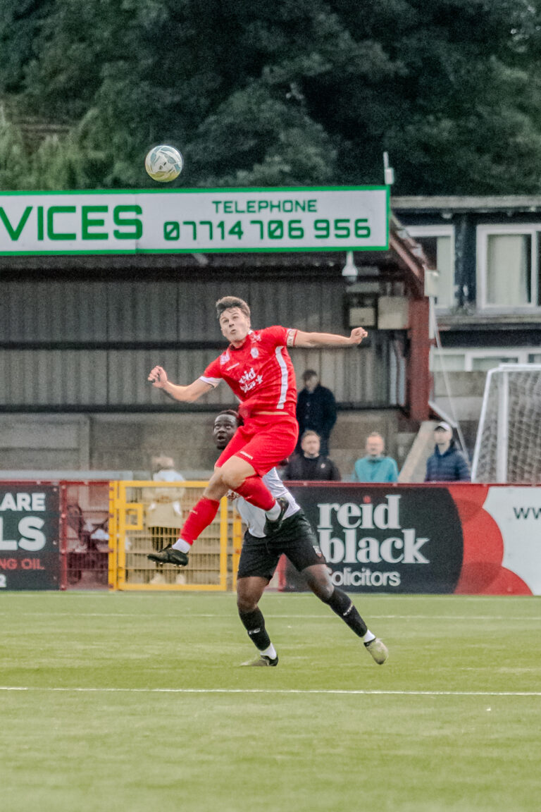 Blistering first-half sees Comrades overwhelm Banbridge