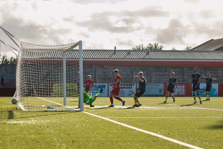 Comrades fight back to secure point against Sunnyside