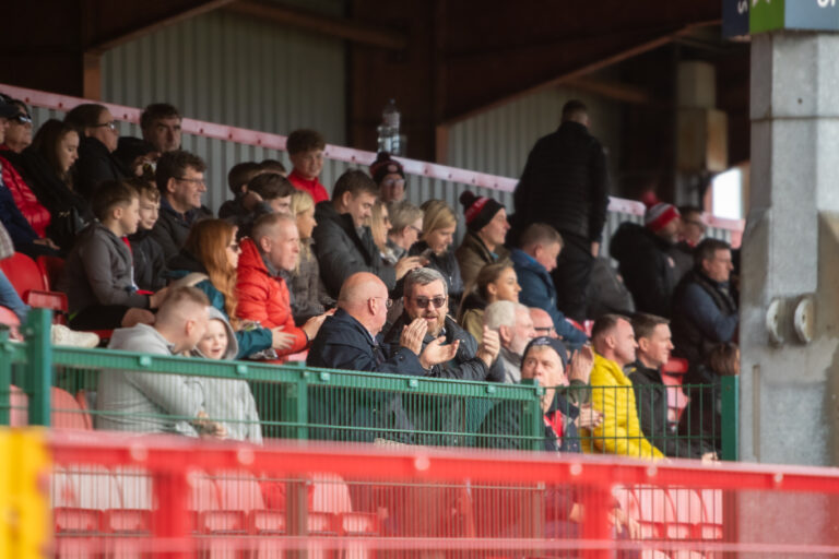 Comrades fight back to secure point against Sunnyside